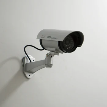 Zunanji Lažne Kamere Domov Nadzor Varnosti Simulacije Mini CCTV Kamere Rdeča IR Utripajoče LED Luči Ponaredek Silver Kamera